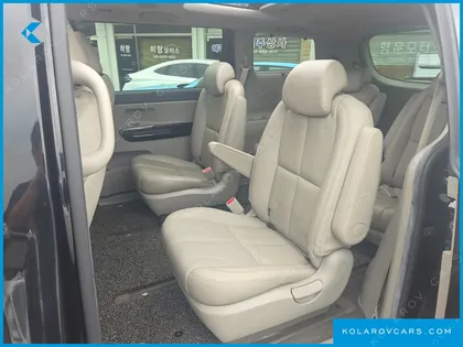 KIA CARNIVAL 9-SEATER NOBLESSE