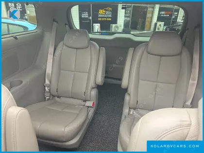 KIA CARNIVAL 9-SEATER NOBLESSE