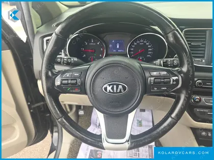 KIA CARNIVAL 9-SEATER NOBLESSE