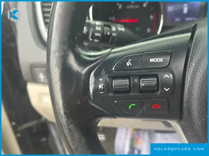 KIA CARNIVAL 9-SEATER NOBLESSE