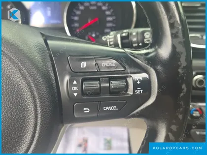 KIA CARNIVAL 9-SEATER NOBLESSE