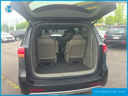KIA CARNIVAL 9-SEATER NOBLESSE