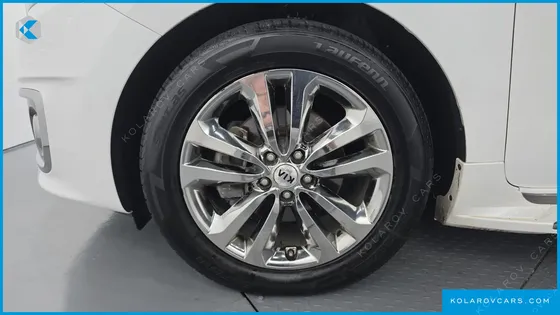 KIA CARNIVAL 9-SEATER PRESTIGE