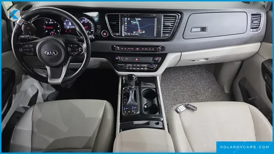 KIA CARNIVAL 9-SEATER PRESTIGE