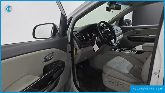 KIA CARNIVAL 9-SEATER PRESTIGE