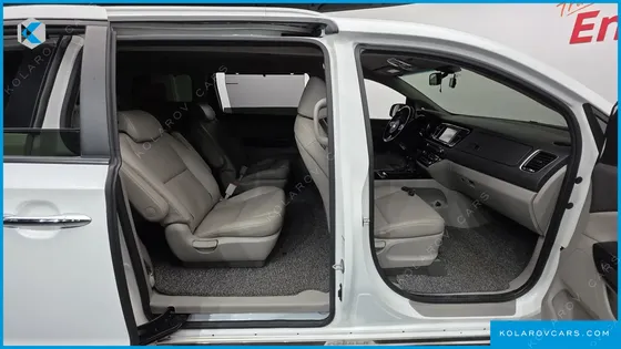 KIA CARNIVAL 9-SEATER PRESTIGE