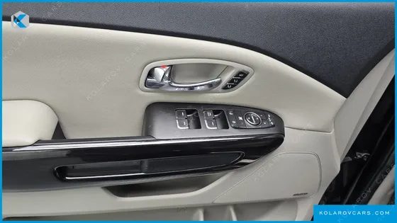 KIA CARNIVAL GASOLINE 7-SEATER LIMOUSINE