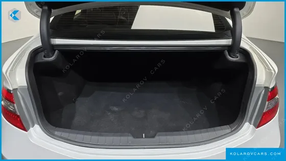 HYUNDAI GRANDEUR HG240 MODERN
