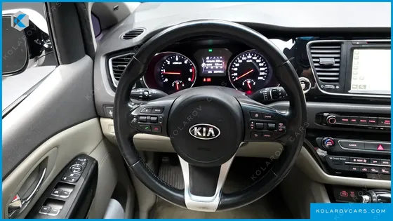 KIA CARNIVAL 9-SEATER PRESTIGE