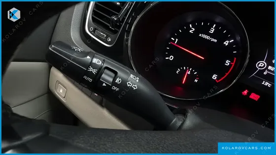 KIA CARNIVAL 9-SEATER PRESTIGE