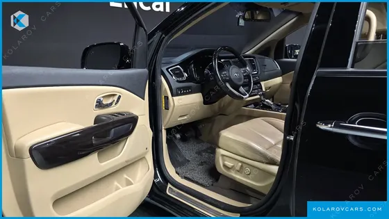 KIA CARNIVAL 9-SEATER NOBLESSE SPECIAL