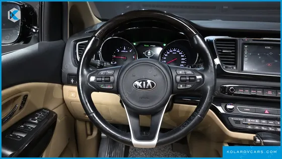 KIA CARNIVAL 9-SEATER NOBLESSE SPECIAL