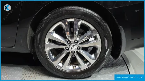 KIA CARNIVAL 9-SEATER NOBLESSE SPECIAL