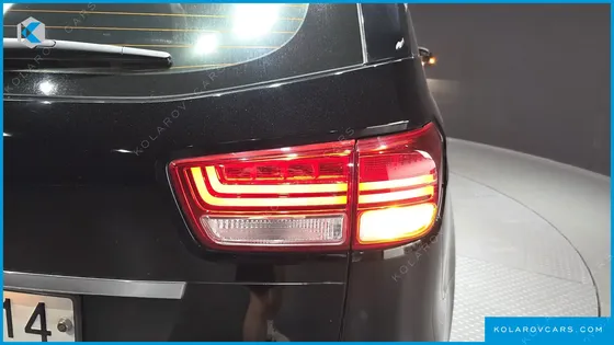 KIA CARNIVAL 9-SEATER NOBLESSE SPECIAL