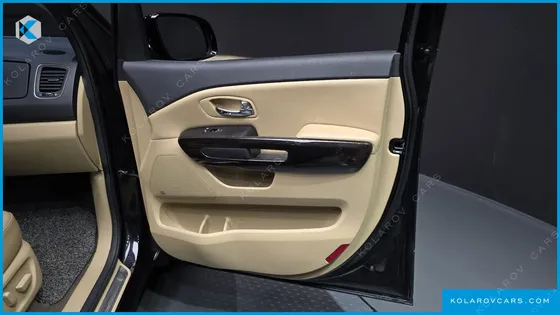 KIA CARNIVAL 9-SEATER NOBLESSE SPECIAL