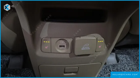 KIA CARNIVAL 9-SEATER NOBLESSE SPECIAL