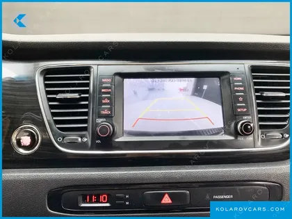 KIA CARNIVAL 9-SEATER PRSTIGE