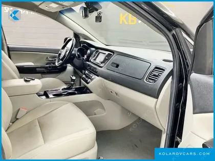 KIA CARNIVAL 9-SEATER PRSTIGE