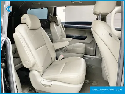 KIA CARNIVAL 9-SEATER PRSTIGE