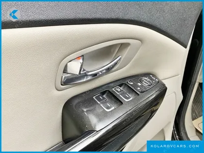 KIA CARNIVAL 9-SEATER PRSTIGE