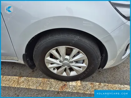 KIA CARNIVAL 11-SEATER LUXURY