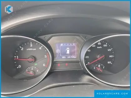 KIA CARNIVAL 11-SEATER LUXURY