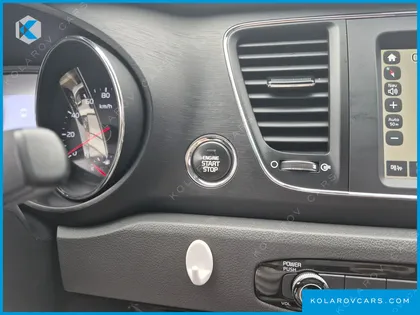 KIA CARNIVAL 11-SEATER LUXURY