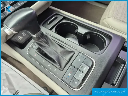 KIA CARNIVAL 11-SEATER LUXURY