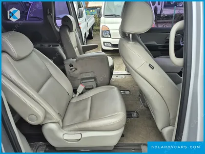 KIA CARNIVAL 11-SEATER LUXURY