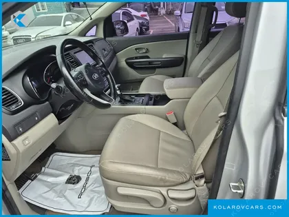 KIA CARNIVAL 11-SEATER LUXURY