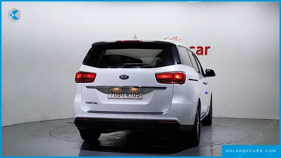 KIA CARNIVAL 11-SEATER DELUXE