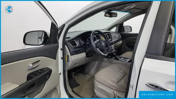 KIA CARNIVAL 11-SEATER DELUXE
