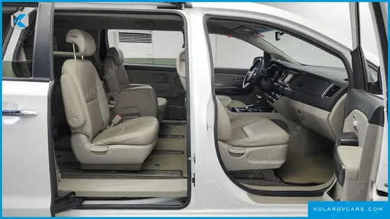 KIA CARNIVAL 11-SEATER DELUXE
