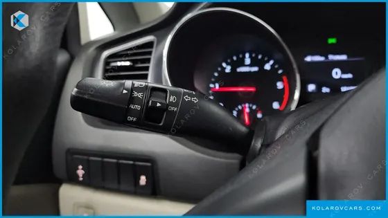 KIA CARNIVAL 11-SEATER DELUXE