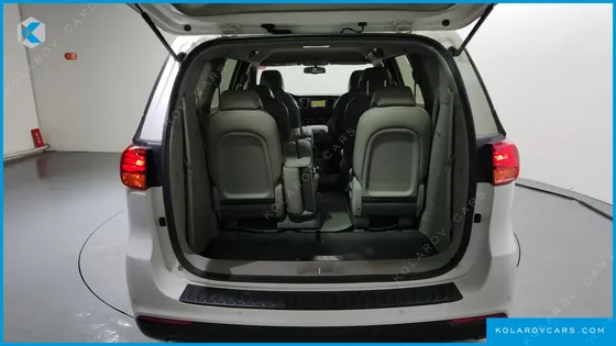 KIA CARNIVAL 11-SEATER DELUXE