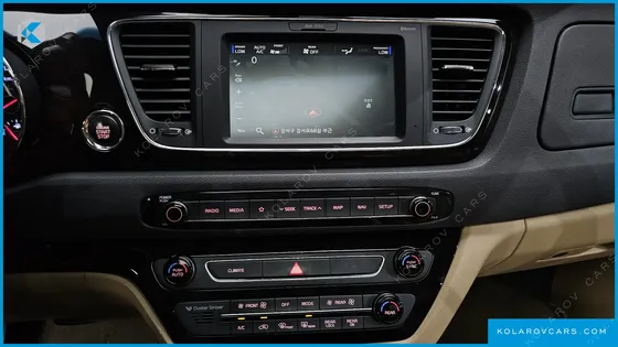 KIA CARNIVAL 9-SEATER PRSTIGE