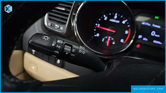 KIA CARNIVAL 9-SEATER PRSTIGE