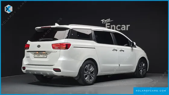 KIA CARNIVAL 9-SEATER LUXURY