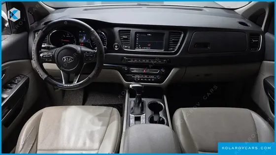 KIA CARNIVAL 9-SEATER LUXURY
