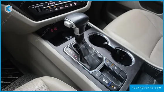 KIA CARNIVAL 9-SEATER LUXURY