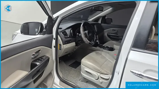 KIA CARNIVAL 9-SEATER LUXURY