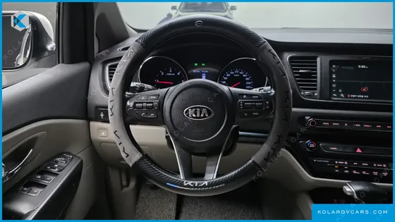 KIA CARNIVAL 9-SEATER LUXURY