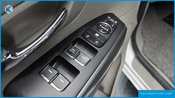 KIA CARNIVAL 9-SEATER LUXURY