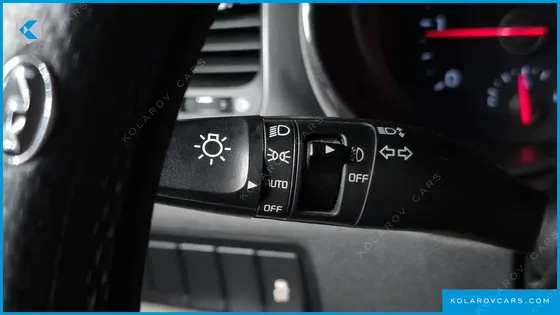 KIA CARNIVAL 9-SEATER LUXURY
