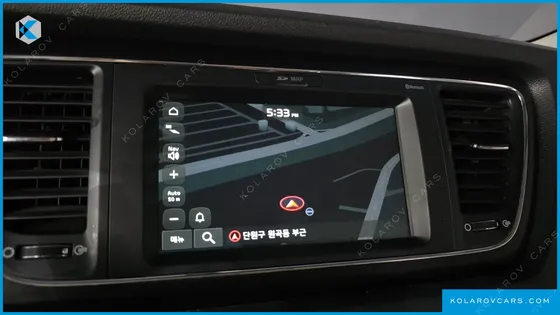 KIA CARNIVAL 9-SEATER LUXURY