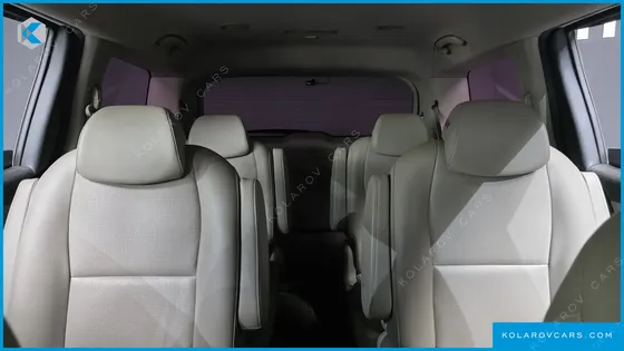 KIA CARNIVAL 9-SEATER LUXURY