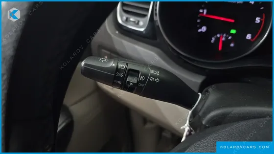KIA CARNIVAL 9-SEATER PRESTIGE