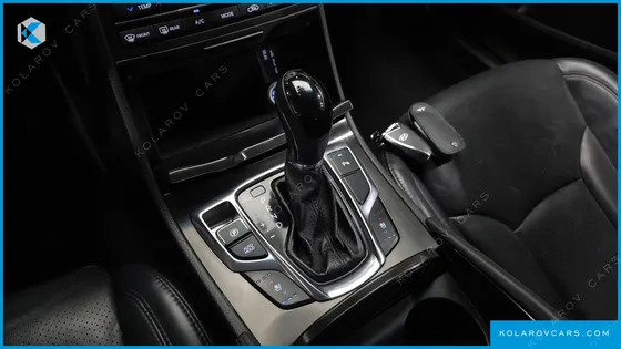 HYUNDAI GRANDEUR HG240 MODERN