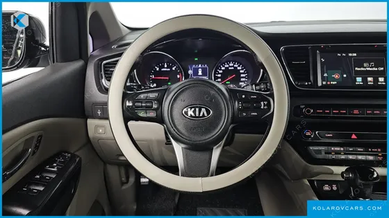 KIA CARNIVAL 9-SEATER NOBLESSE
