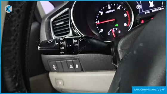 KIA CARNIVAL 9-SEATER NOBLESSE